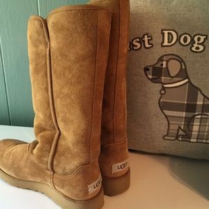 Brown split top uggs